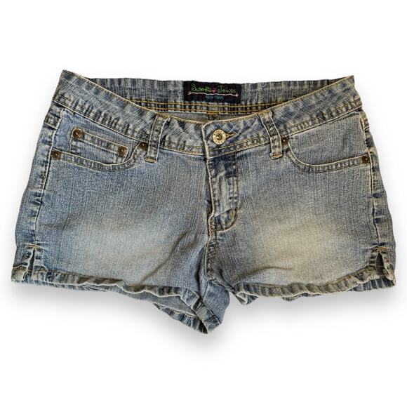 Sweet Jeans | Y2K Lightwash Bedazzled Shorts - Picture 1 of 6